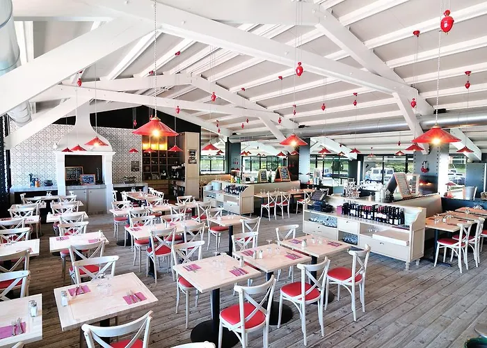 Relais Fasthotel Port Lauragais فندق